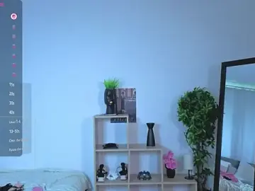 Stripchat Free Live Porn of Emmi_crystal