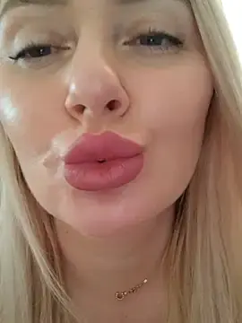 Stripchat Best live sex cam show of LadyLolyPop_