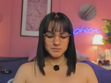 Stripchat Adult Webcam of SoySaraa