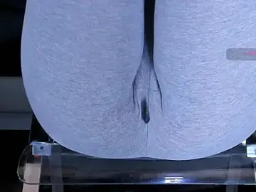 Stripchat Live Porn of Cameltoe_squirt_inPants