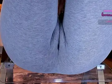 Stripchat Live Sex Cam of Cameltoe_squirt_inPants