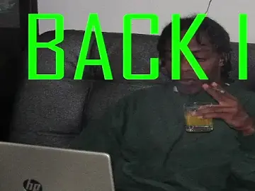 Stripchat Watch Live Sex Cams of Larry-n-clouds