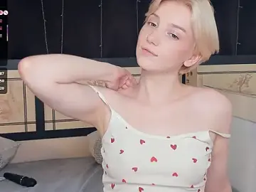 Stripchat Free Porn Cam of MaeEversley