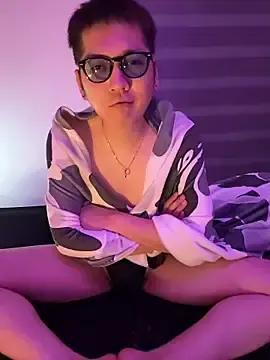 Stripchat Free Porn Cam of ken_0927