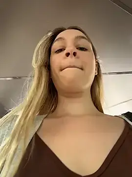 Stripchat Nude Webcam of SashaCatt