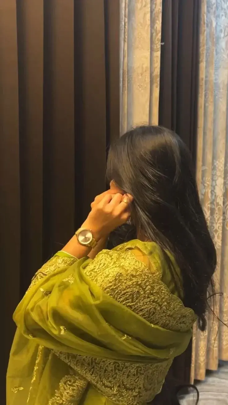 Ruhi_Hotty