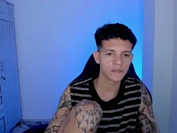 Stripchat Free Porn Cam of tylerrnova