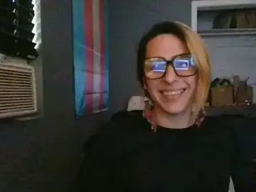 Stripchat Sex Cam of mayra_mayhem
