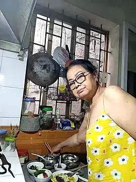 Stripchat Sex Cam of Hotestlove