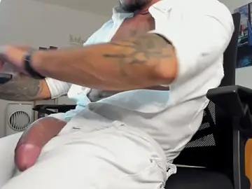 Stripchat Live Sex Cam of marioslim