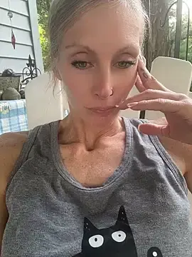 Stripchat Sex Cam of ItsDanniG