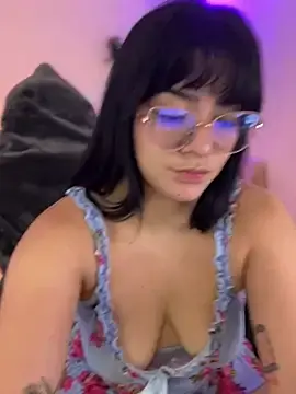 Stripchat Sex Cam of Lia_flowers