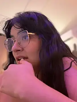 Stripchat Live Sex Cam of Lia_flowers