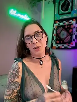 Stripchat Adult Webcam of lil_martian