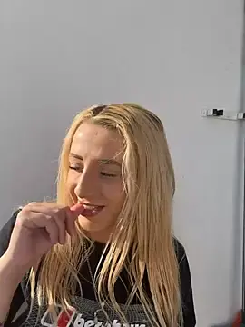 Stripchat Live Sex of Strongqueen