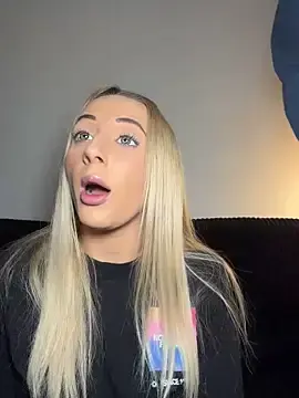 Stripchat Free Porn Cam of Strongqueen