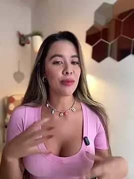 Stripchat Best live sex cam show of Emilia_Bakerr