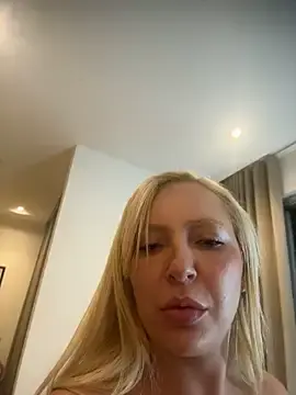 Stripchat Watch Live Sex Cams of Juuhschmitt