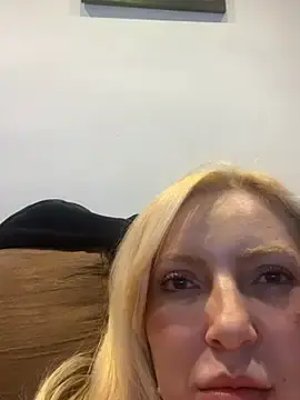 Stripchat Live Porn of Juuhschmitt