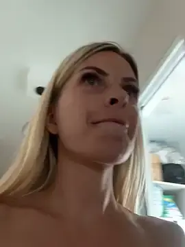 Stripchat Sex Cam of Luna_Veil