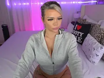 Stripchat Live Porn of emmagray001