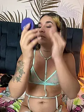 Stripchat Free Live Porn of Sweet_vicky_hot