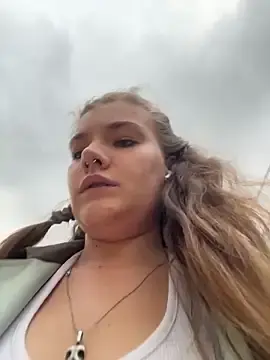 Stripchat Free Porn Cam of Holy_Tereza