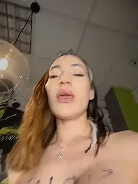 Stripchat Live Sex Cam of IAmNobodyXXX