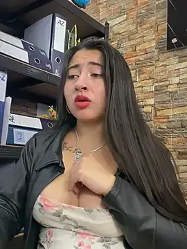 Stripchat Adult Webcams of _Sarah-Office1