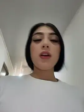 Stripchat Live Sex Cam of BadLilAngelXXX