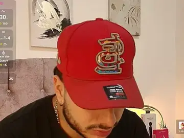 Stripchat Sex Cam of Amadeo_Wild