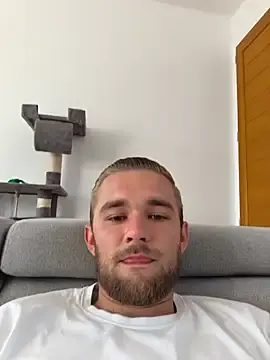 Stripchat Free Porn Cam of Benjamiinlt
