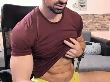 Stripchat Live Sex Cam of HotHunkTrainer