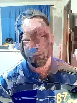 Stripchat Sex Cam of RobertoLuiz84