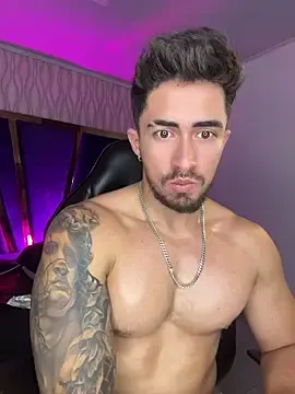 Stripchat Live Sex Cam of Brad_Summer