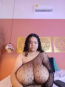 Stripchat Sex Cam of KITY_HILL