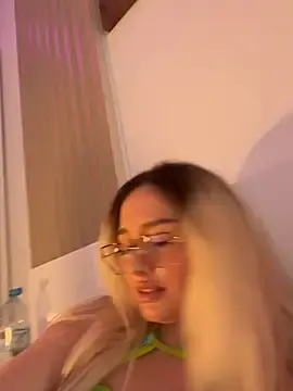 Stripchat Free Porn Cam of mollyxxx