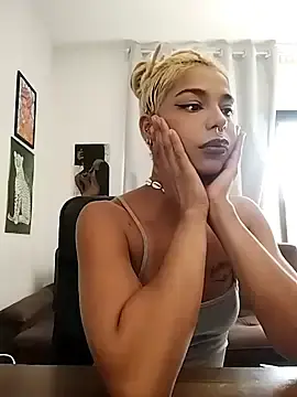 Stripchat Nude Webcam of Helenoir