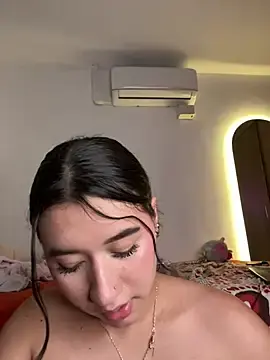 Stripchat Nude Webcam of Emi_blair