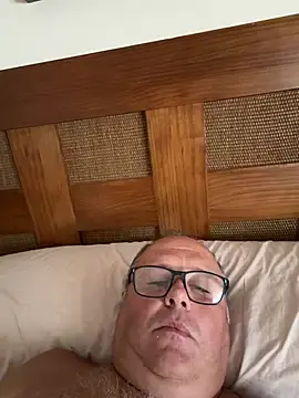 Stripchat Watch Live Sex Cams of YachtCaptain10