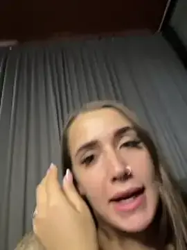 Stripchat Live Sex Cam of baadievino