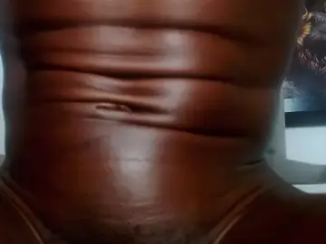 Stripchat Live Sex Cam of drake_brwon_23
