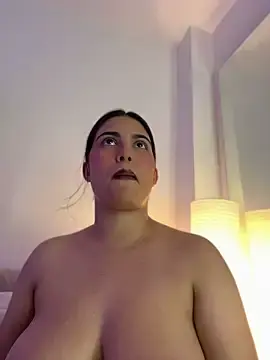 Stripchat Free Porn Cam of shainadavis