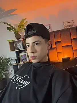 Stripchat Live Porn of SebastianReed_