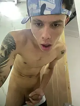 Stripchat Watch Live Sex Cams of LuiguiMoore