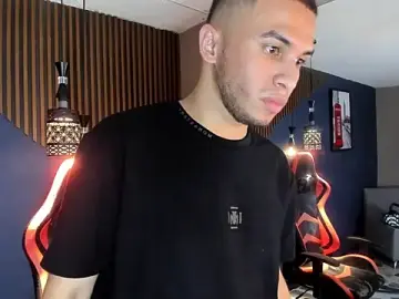 Stripchat Best live sex cam show of TomasDuquee