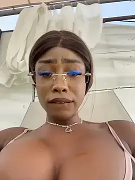 Stripchat Watch Live Sex Cams of CocoaLuxeXXX