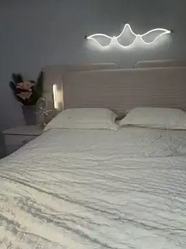 Stripchat Live Sex Cam of angel_eyees