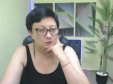 Stripchat Free Porn Cam of EmilyL0ve