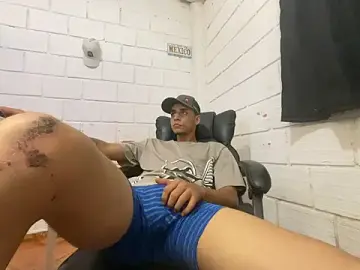 Stripchat Adult Webcam of Max_TheHorseDick